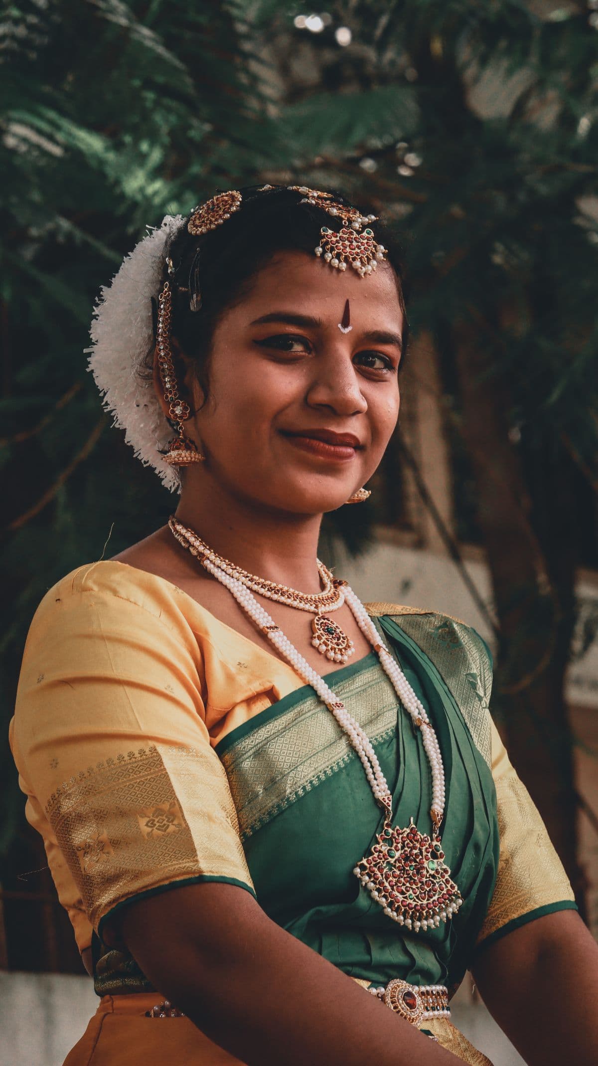 Kuchipudi Tarangam — dancing on a brass plate by Raniya Raanaa